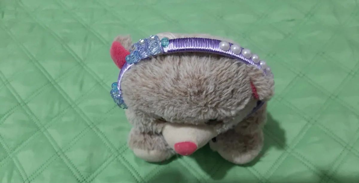 Chinelos e tiaras customizados