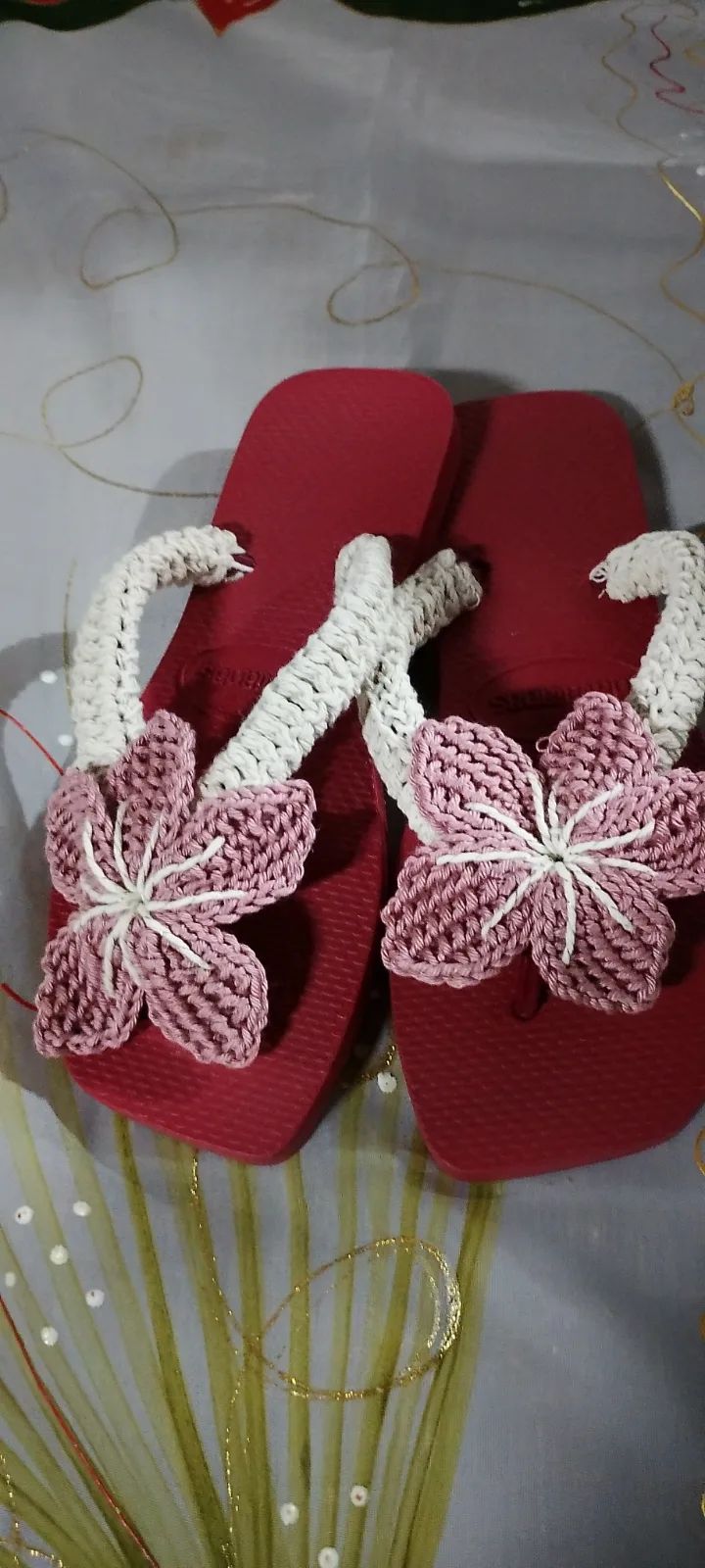 Chinelo personalizado em crochê